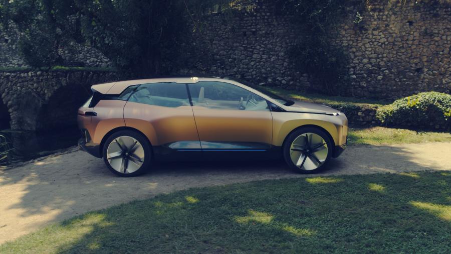  BMW Vision iNEXT 2018 года  (фото 12 из 128)